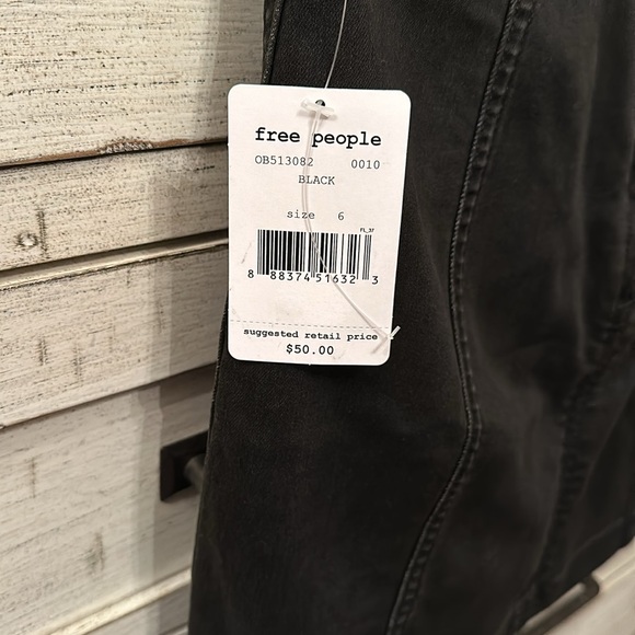 Free people black Jean skirt size 6, new never worn - Picture 3 of 3